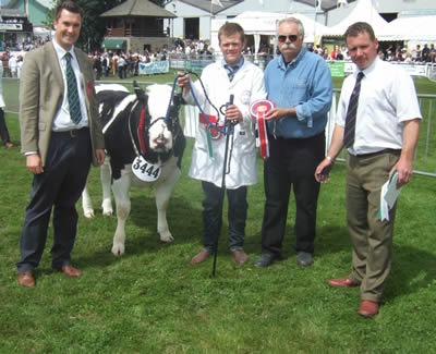 The Champion presentation – L/R Renewable Energy Systems (sponsors), Boomer Birch, Ken Miller and Andy Ryder (judge)